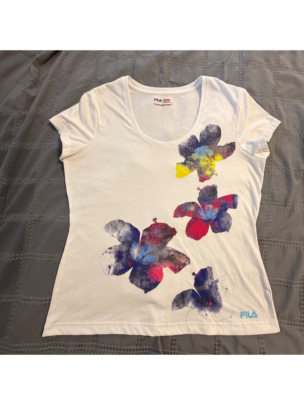 Fila Sport Women's White Floral Graphic T-Shirt XL